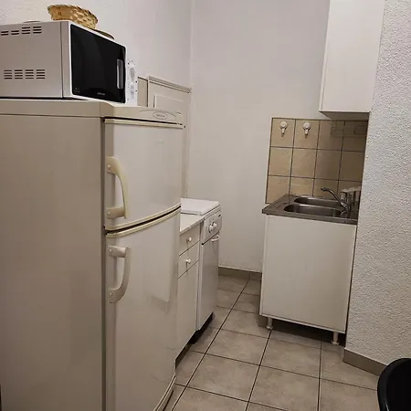 アパート Riva 1 コミジャ